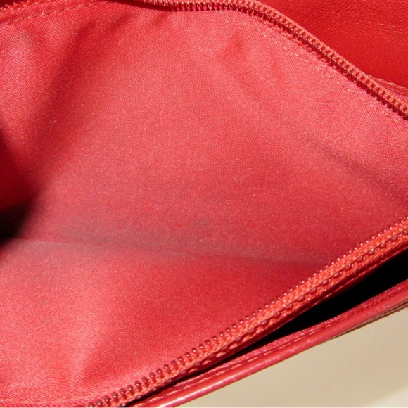 Chanel Wallet - Picture 15 of 17